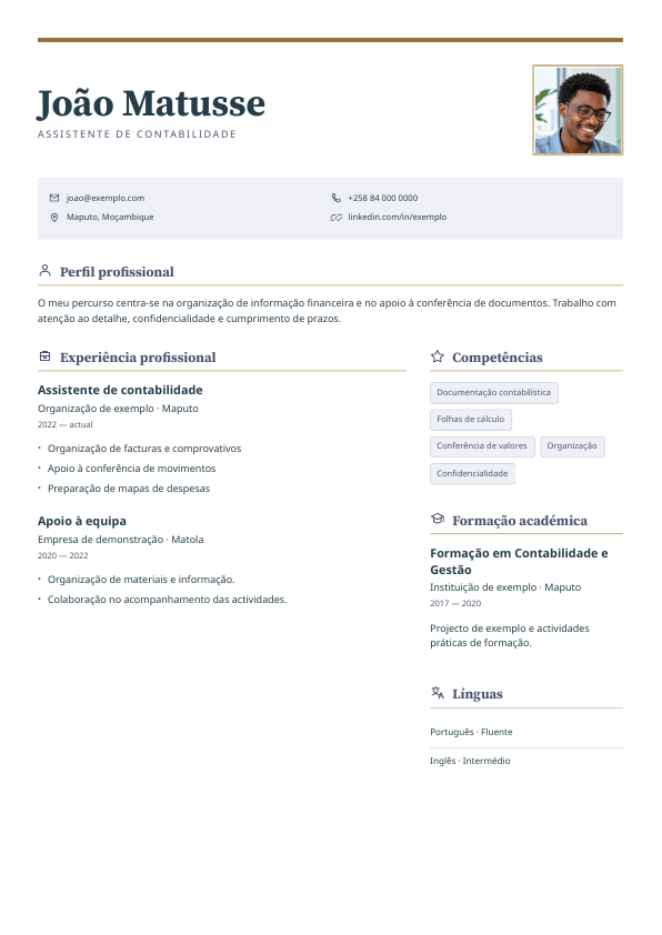 Exemplo Saldo · Direcção: Tipografia serifada, regra dourada e percurso em duas colunas.