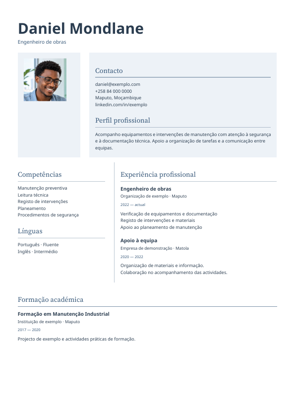 Exemplo Obra: Introdução junto do retrato · Competências na margem
