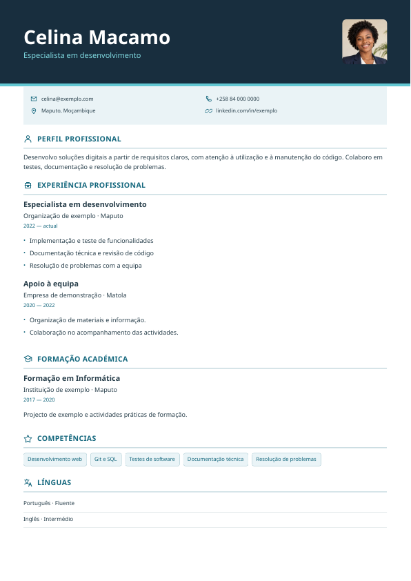 Exemplo Byte · Digital: Cabeçalho grafite, detalhe ciano e conteúdo numa coluna.